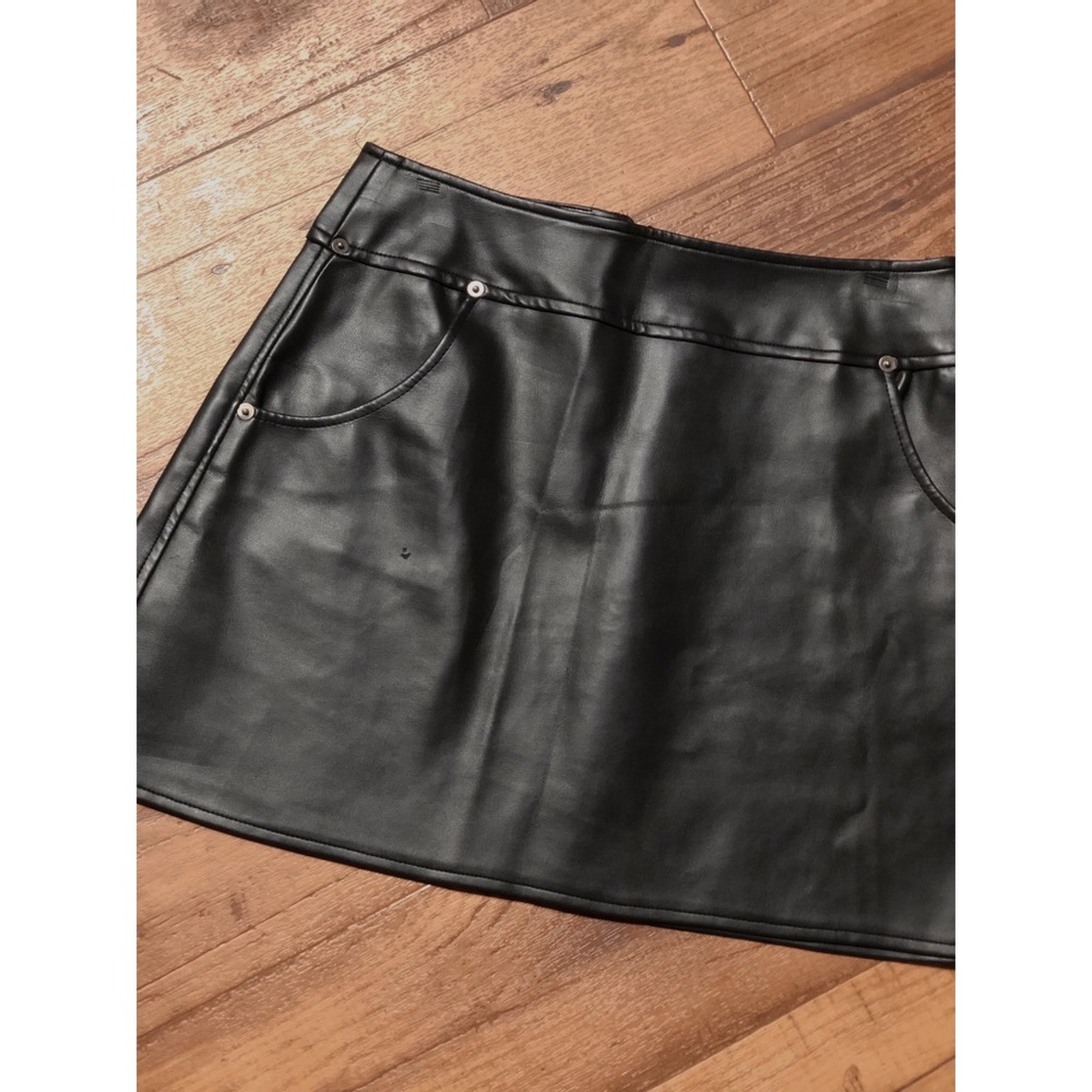 Leather skirt